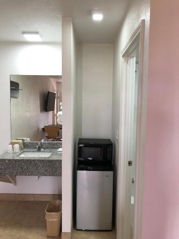 Motel 6-Clute, Tx Экстерьер фото