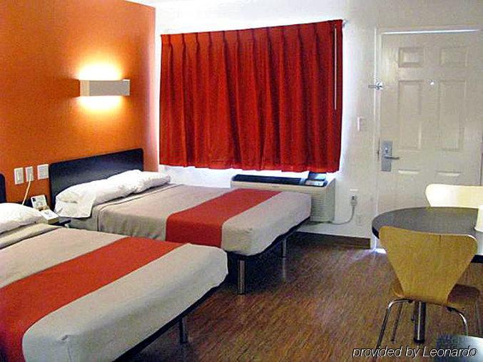 Motel 6-Clute, Tx Экстерьер фото